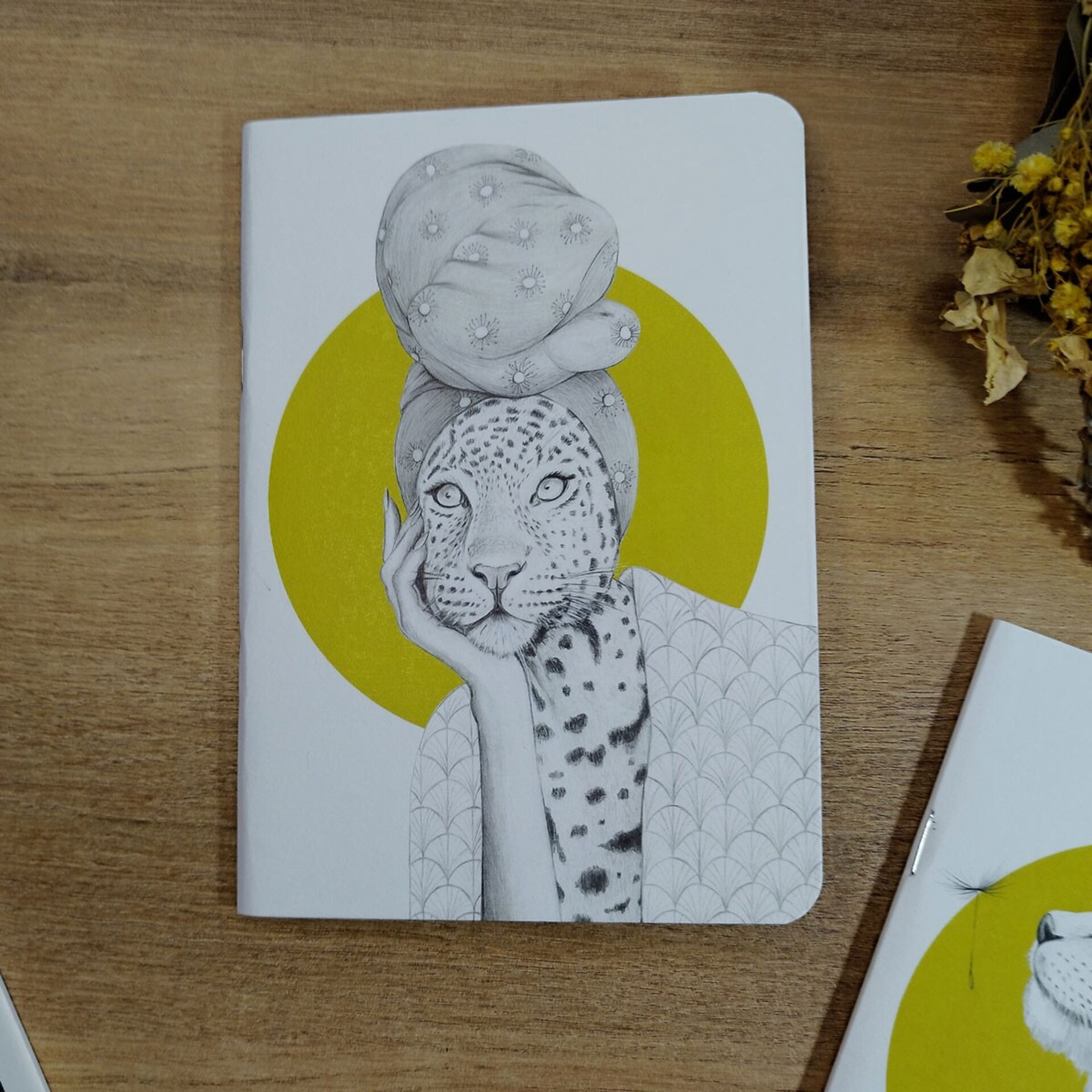 Libreta Leo pensativa - 4